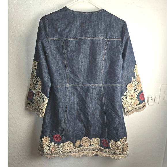 Chico's Denim Jacket Embroidered Floral Size Small 4/6 - Picture 7 of 9